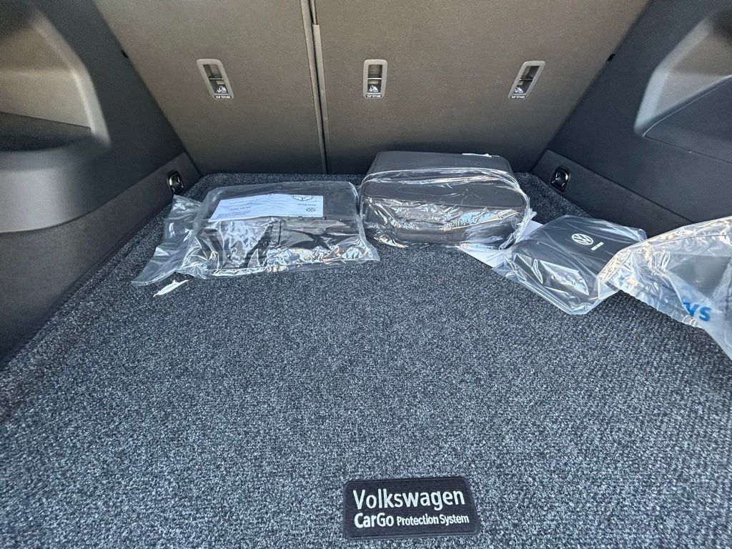 2026 Volkswagen Tiguan 2.0T SE R-Line Black Tampa FL