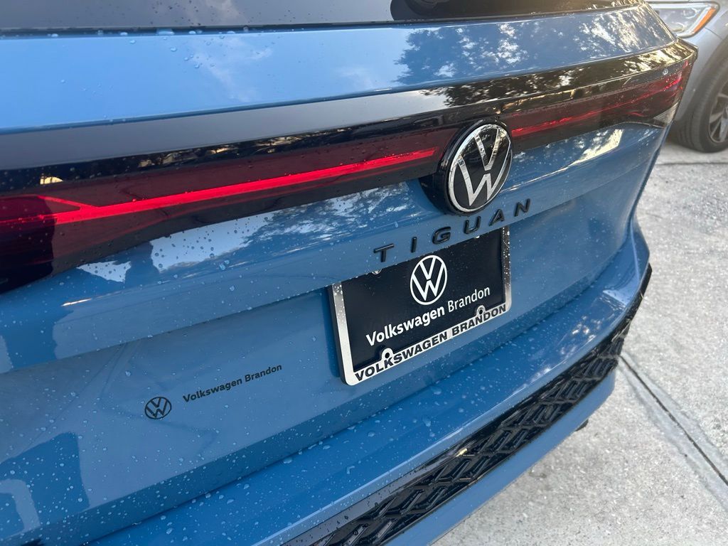 2026 Volkswagen Tiguan 2.0T SE R-Line Black Tampa FL