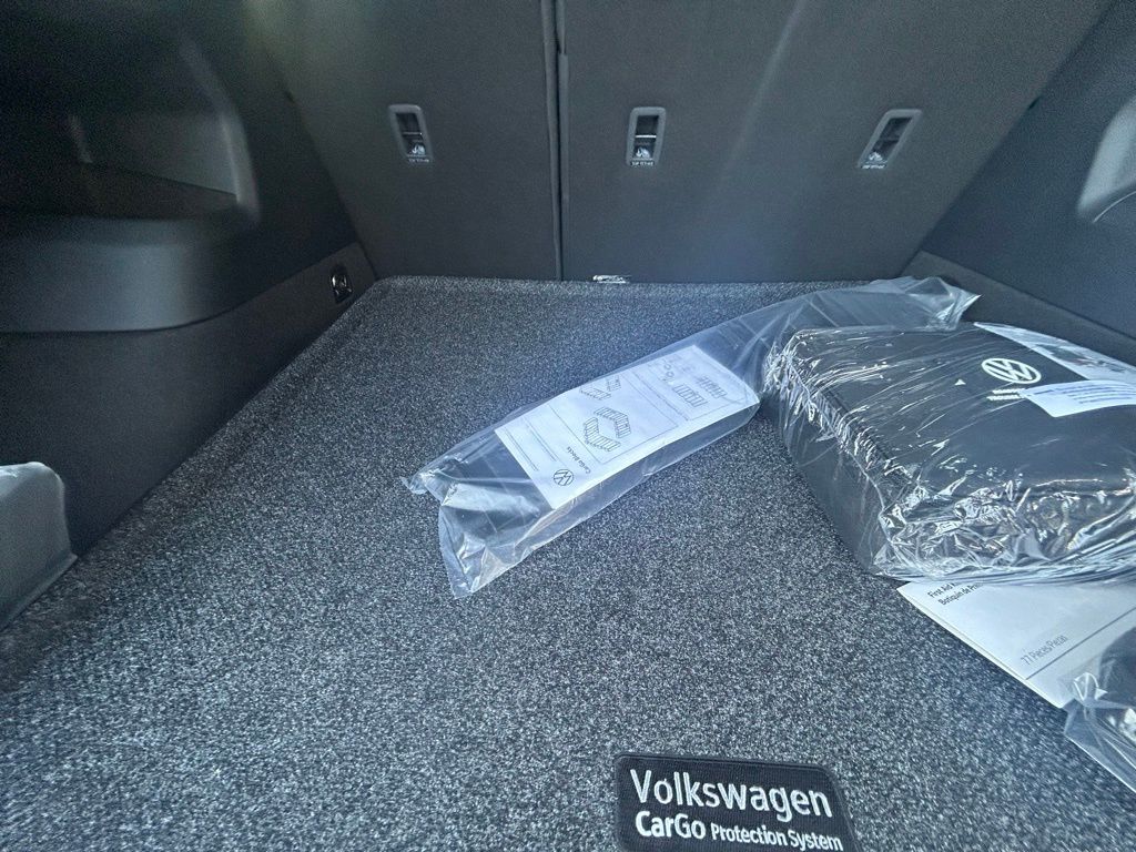 2026 Volkswagen Tiguan 2.0T SE R-Line Black Tampa FL