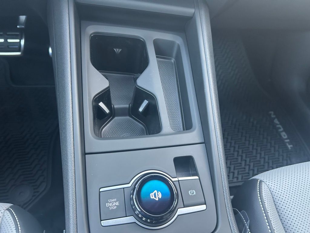 2026 Volkswagen Tiguan 2.0T SE R-Line Black Tampa FL