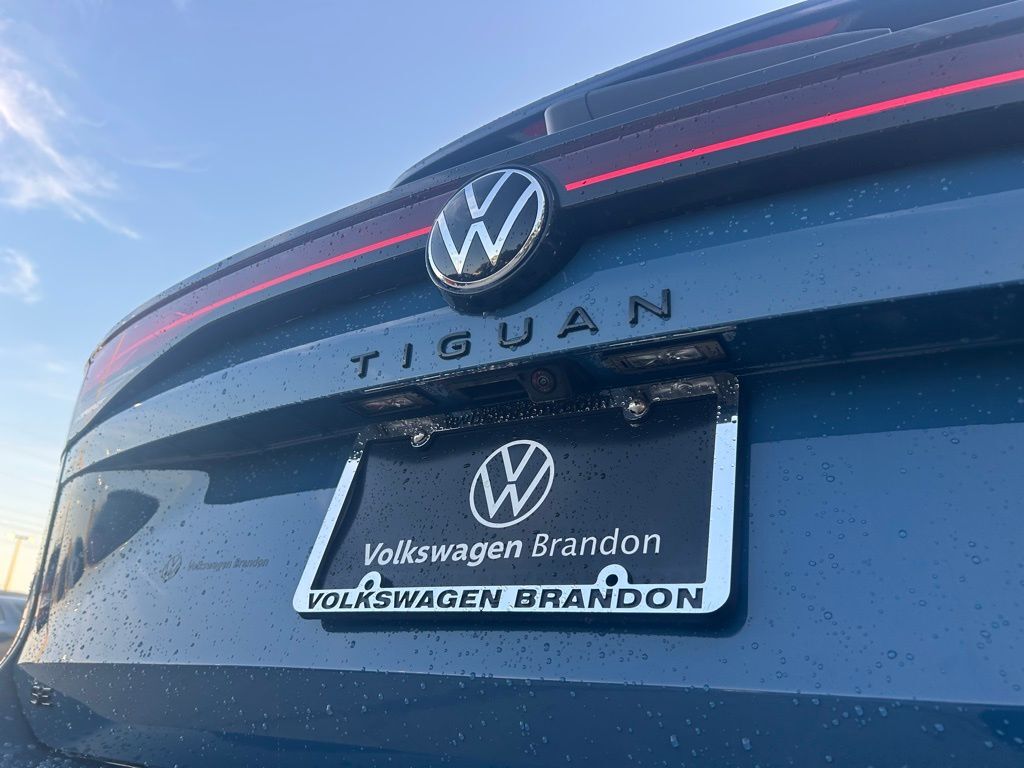 2026 Volkswagen Tiguan 2.0T SE R-Line Black Tampa FL