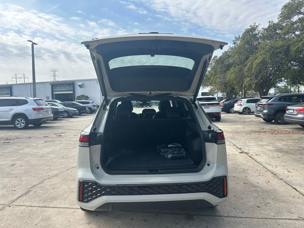 2026 Volkswagen Tiguan 2.0T SE R-Line Black Tampa FL