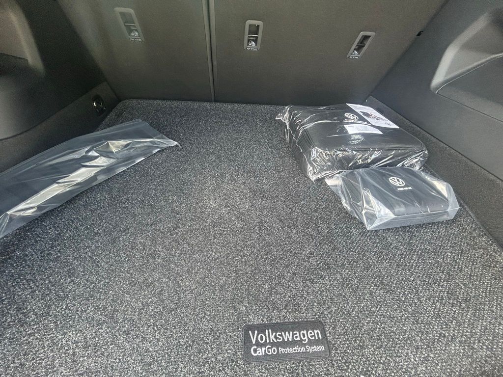 2026 Volkswagen Tiguan 2.0T SE R-Line Black Tampa FL