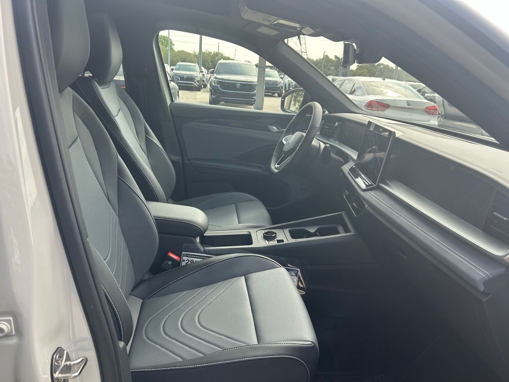 2026 Volkswagen Tiguan 2.0T SE R-Line Black Tampa FL