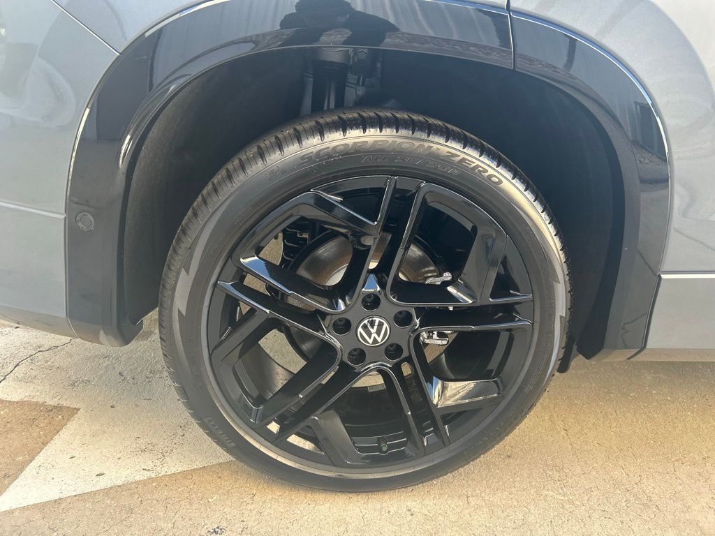 2026 Volkswagen Tiguan 2.0T SE R-Line Black Tampa FL