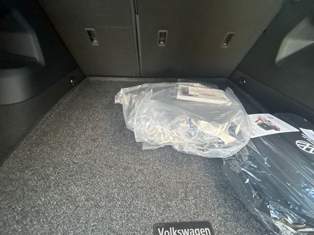 2026 Volkswagen Tiguan 2.0T SE R-Line Black Tampa FL