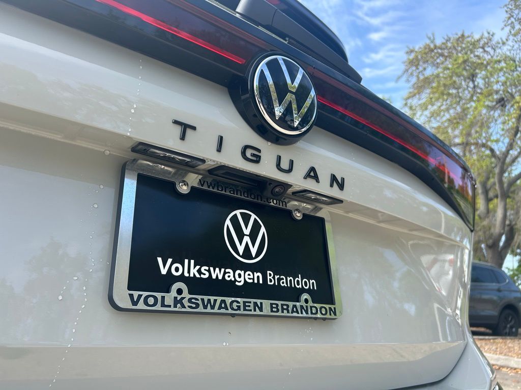 2026 Volkswagen Tiguan 2.0T SE R-Line Black Tampa FL