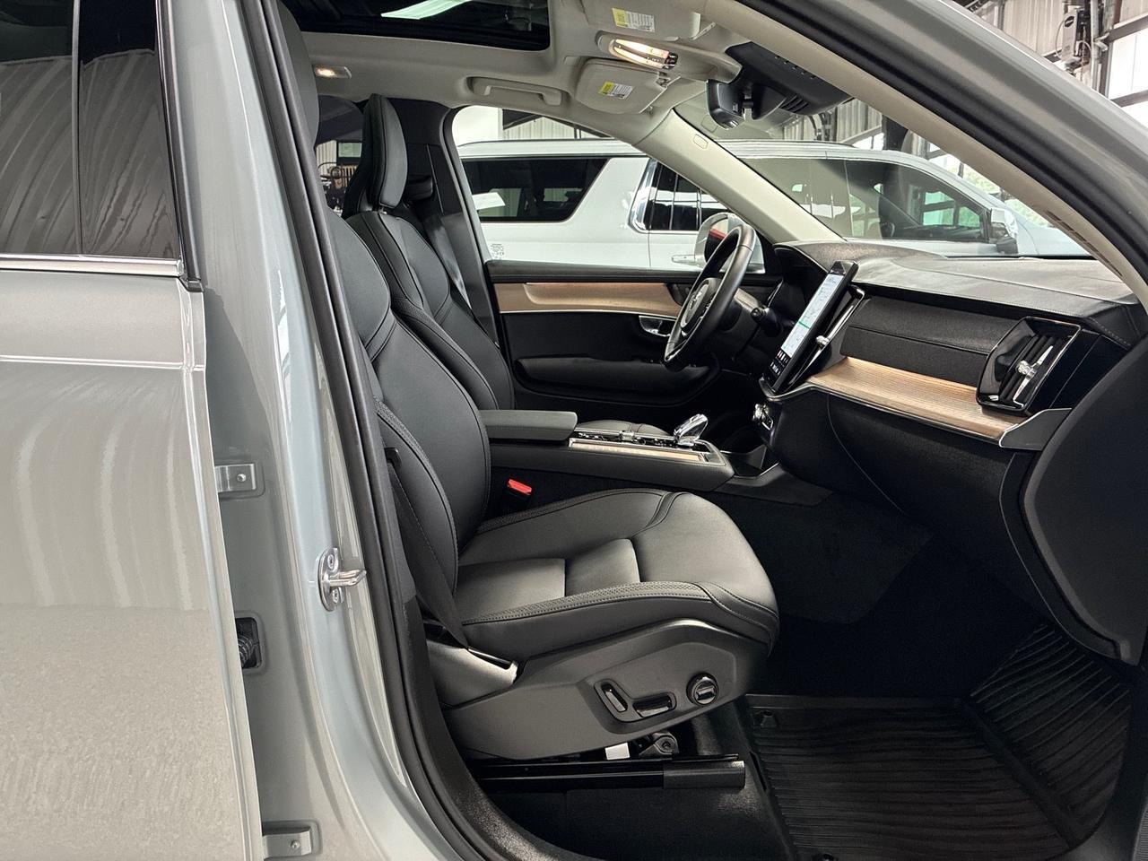 2026 Volvo XC90 Plus, h/k Sound Houston TX 2026 Volvo XC90 Plus, h/k Sound Houston TX
