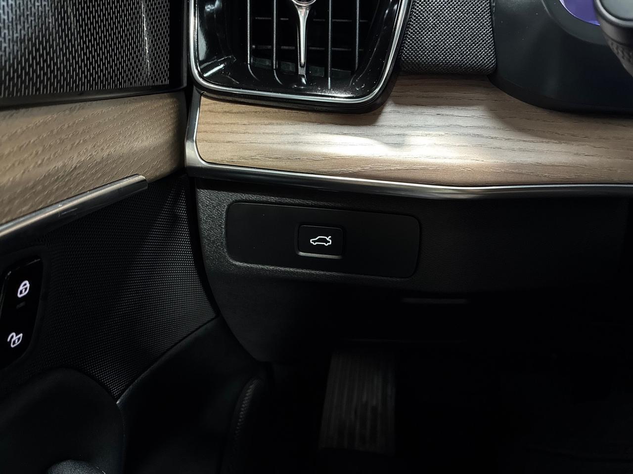 2026 Volvo XC90 Plus, h/k Sound Houston TX 2026 Volvo XC90 Plus, h/k Sound Houston TX