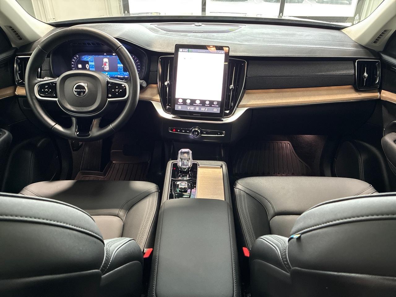 2026 Volvo XC90 Plus, h/k Sound Houston TX 2026 Volvo XC90 Plus, h/k Sound Houston TX