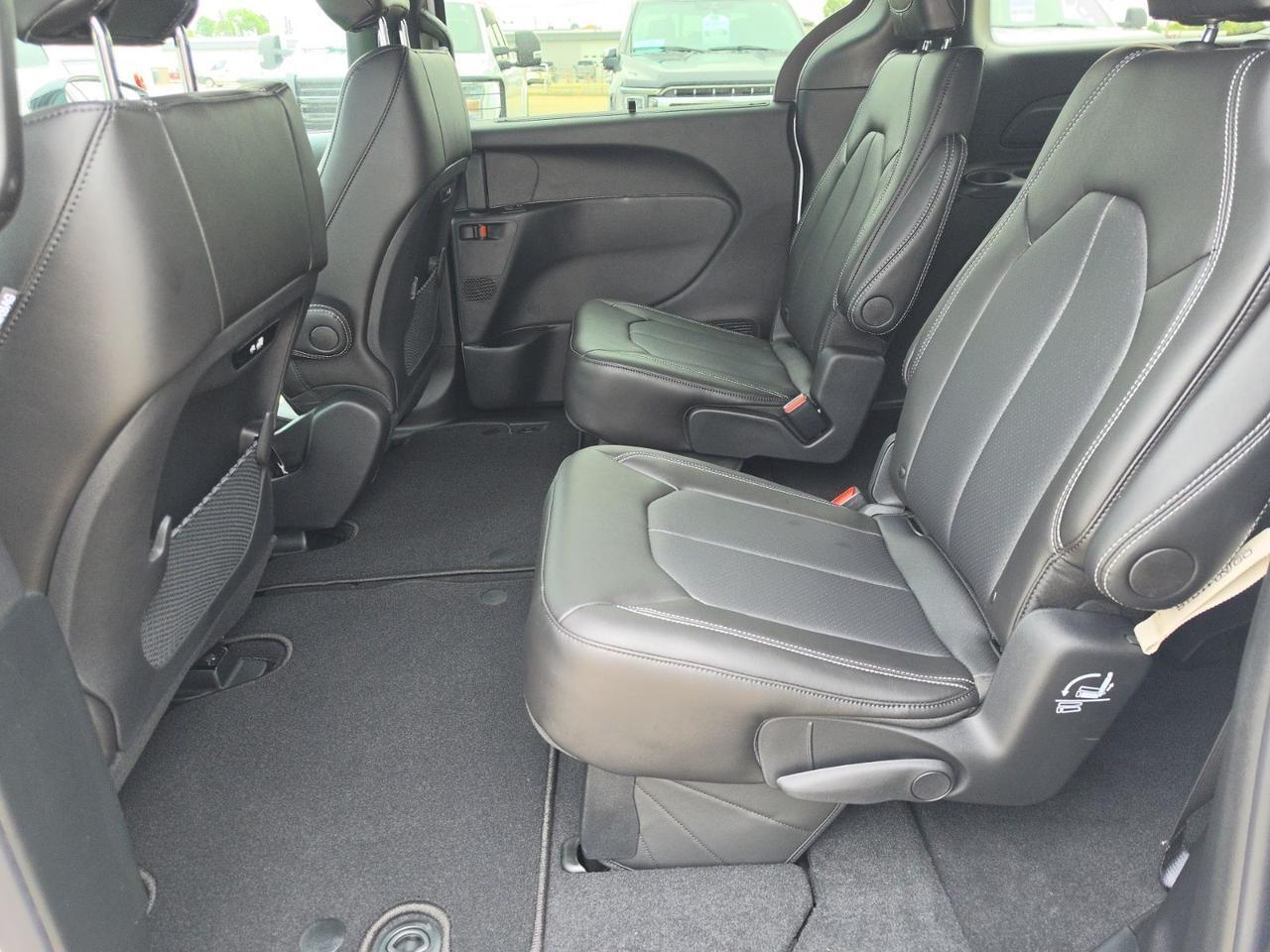 2027 Chrysler Pacifica Select Watertown SD 2027 Chrysler Pacifica Select Watertown SD
