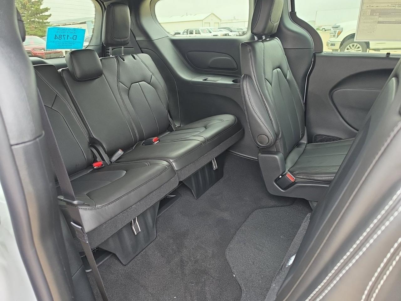 2027 Chrysler Pacifica Select Watertown SD 2027 Chrysler Pacifica Select Watertown SD