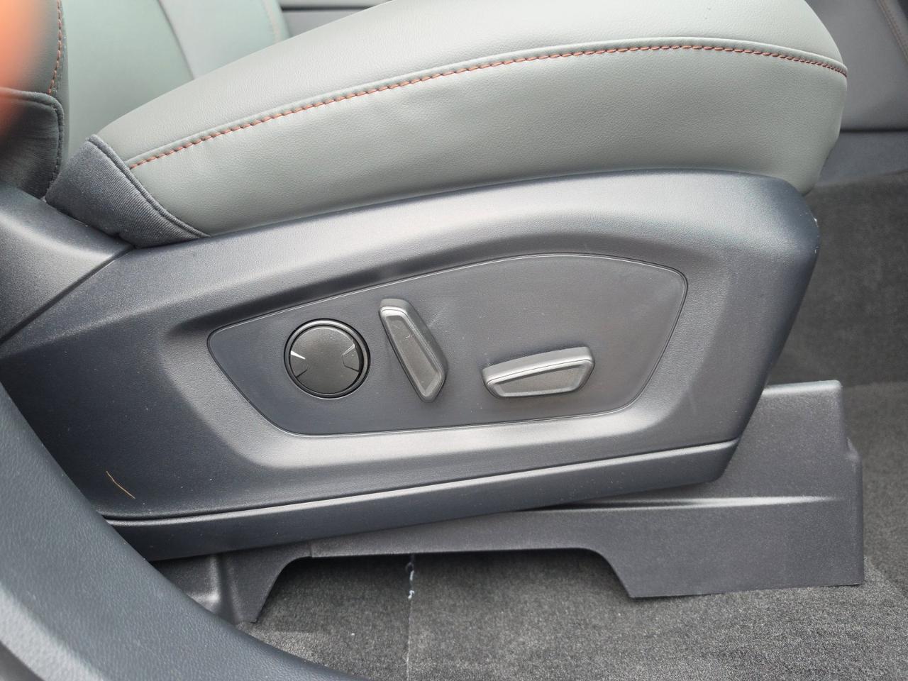 2027 Ford Explorer Active Watertown SD 2027 Ford Explorer Active Watertown SD