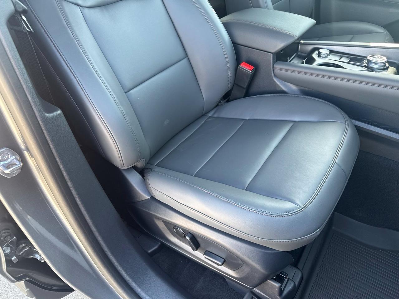 2027 Ford Explorer Active Watertown SD 2027 Ford Explorer Active Watertown SD