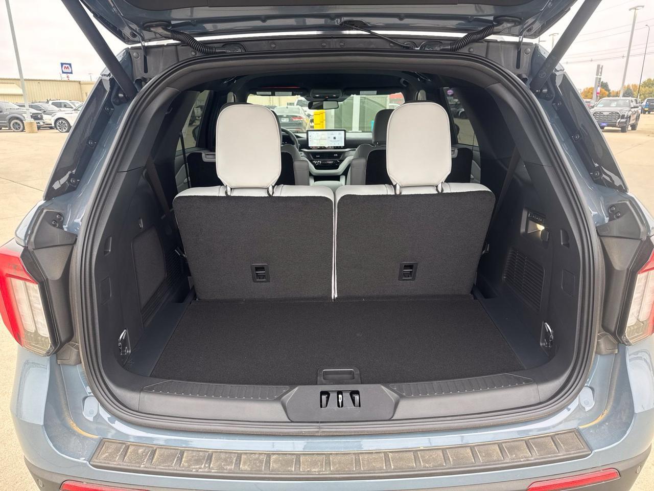 2027 Ford Explorer Platinum Watertown SD 2027 Ford Explorer Platinum Watertown SD