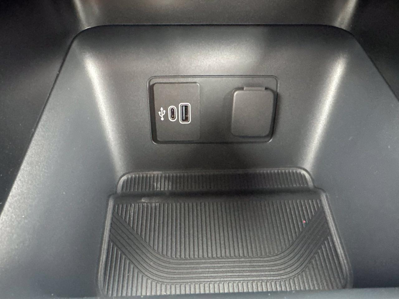 2027 Ford Explorer Platinum Watertown SD 2027 Ford Explorer Platinum Watertown SD
