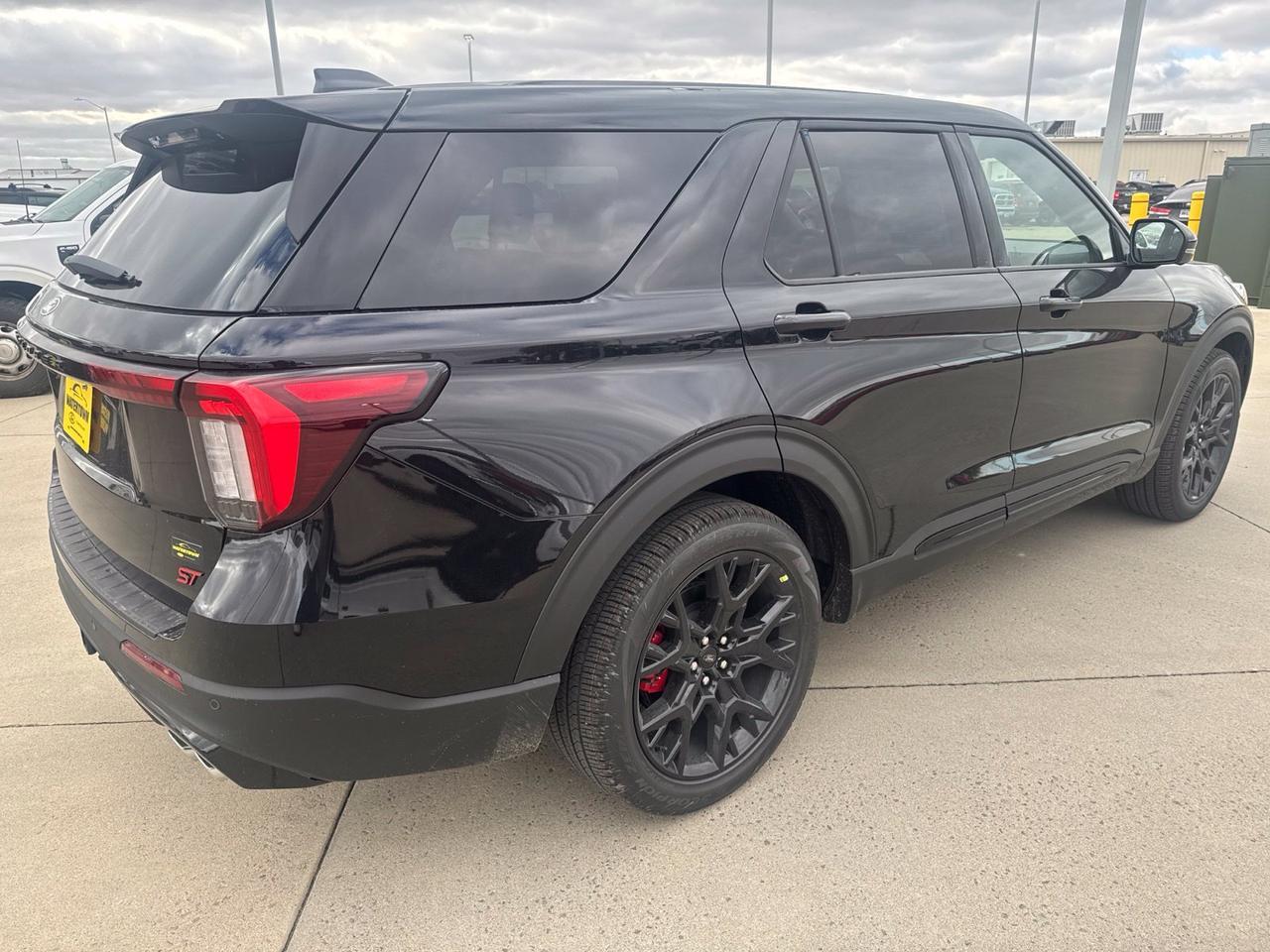2027 Ford Explorer ST Watertown SD 2027 Ford Explorer ST Watertown SD