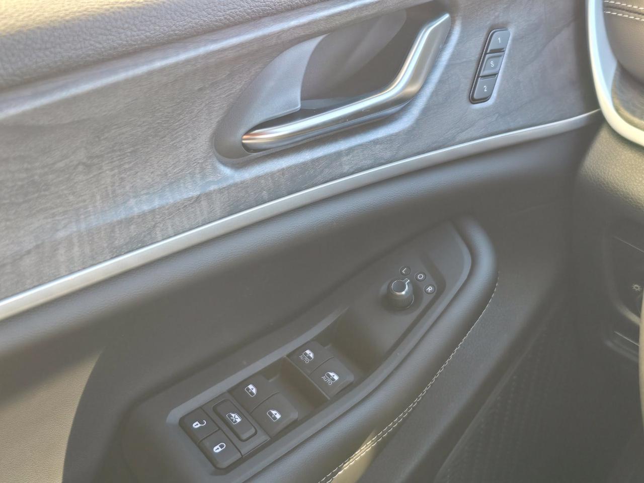 2027 Jeep Grand Cherokee L Limited Watertown SD 2027 Jeep Grand Cherokee L Limited Watertown SD