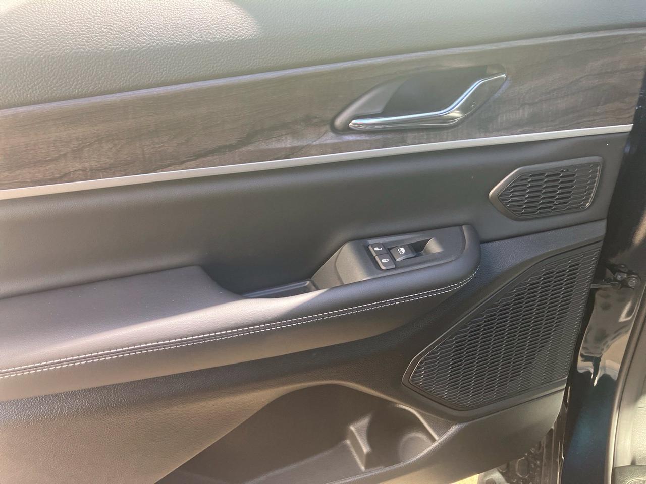 2027 Jeep Grand Cherokee L Limited Watertown SD 2027 Jeep Grand Cherokee L Limited Watertown SD
