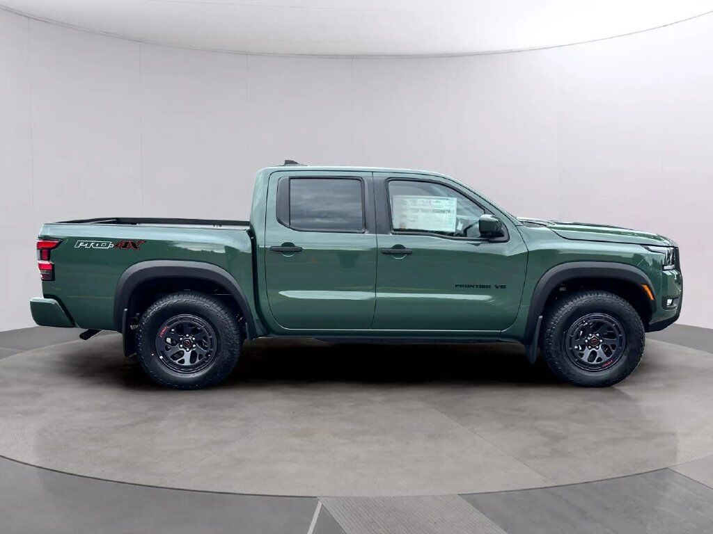 2027 Nissan Frontier PRO-4X W/ Pro-Convenience PKG