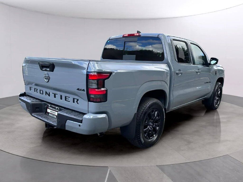 2027 Nissan Frontier SV