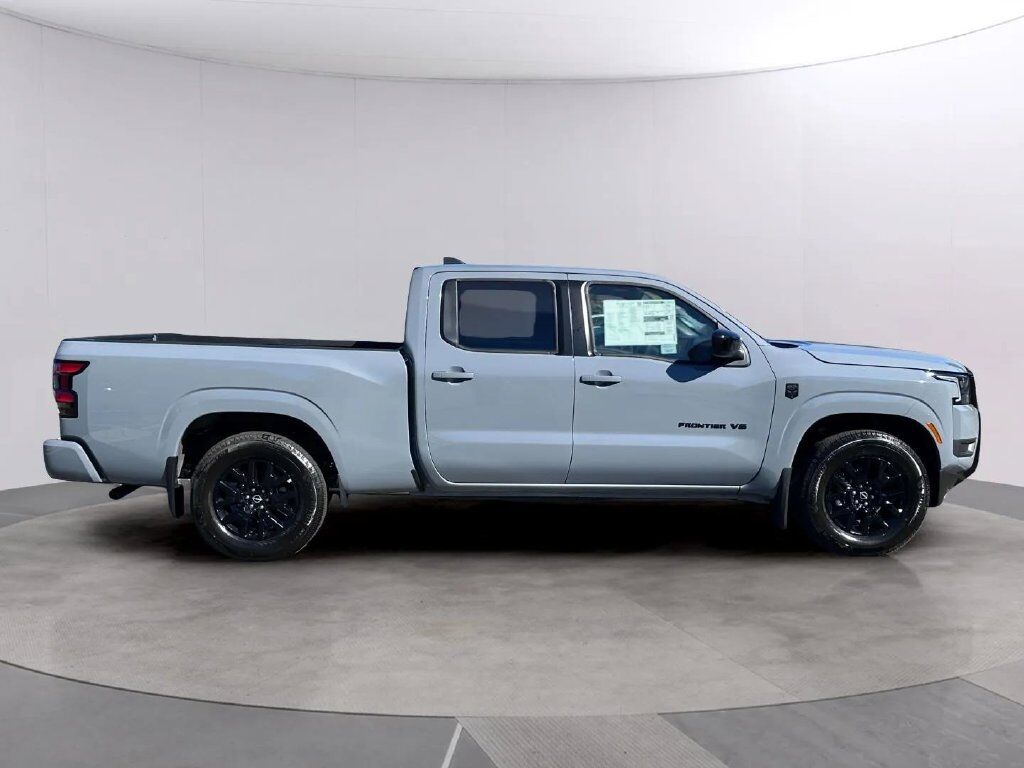 2027 Nissan Frontier SV