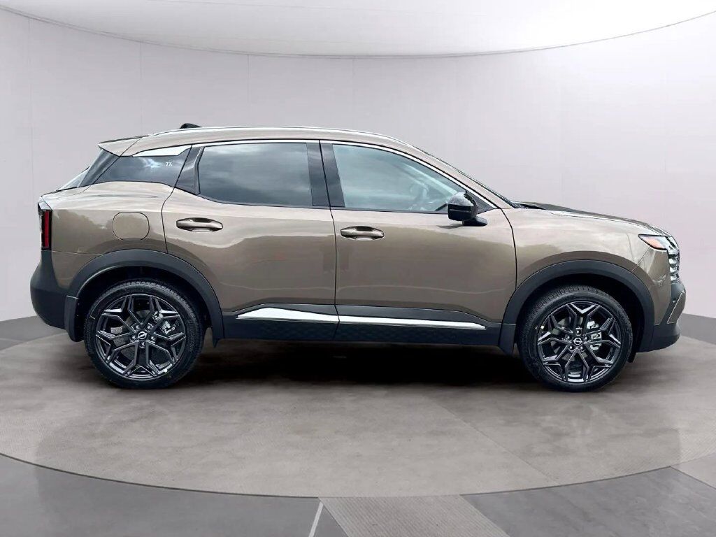 2027 Nissan Kicks SR