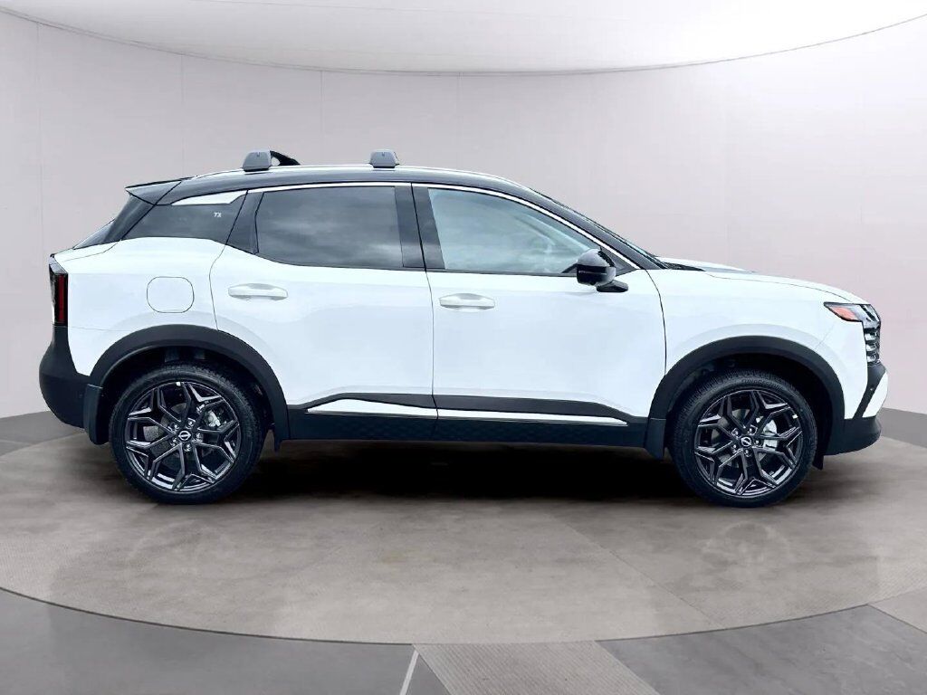 2027 Nissan Kicks SR
