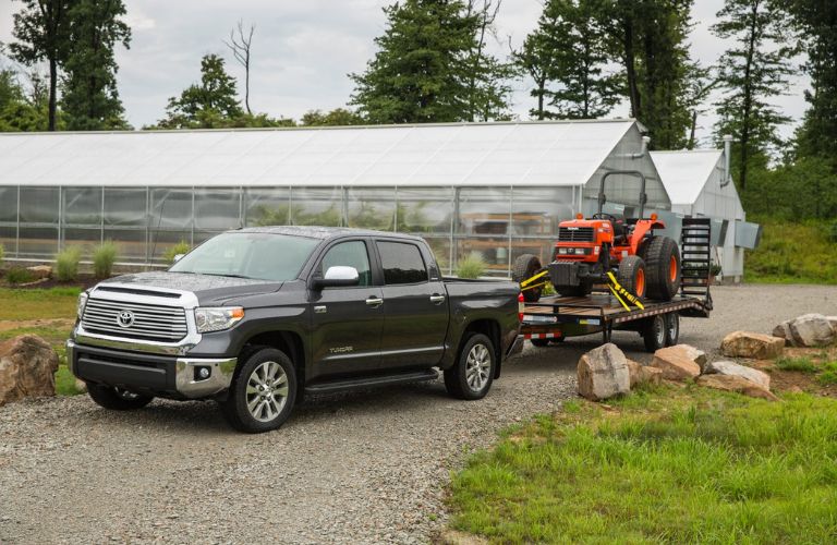 2016 Toyota Tundra towing a boat
