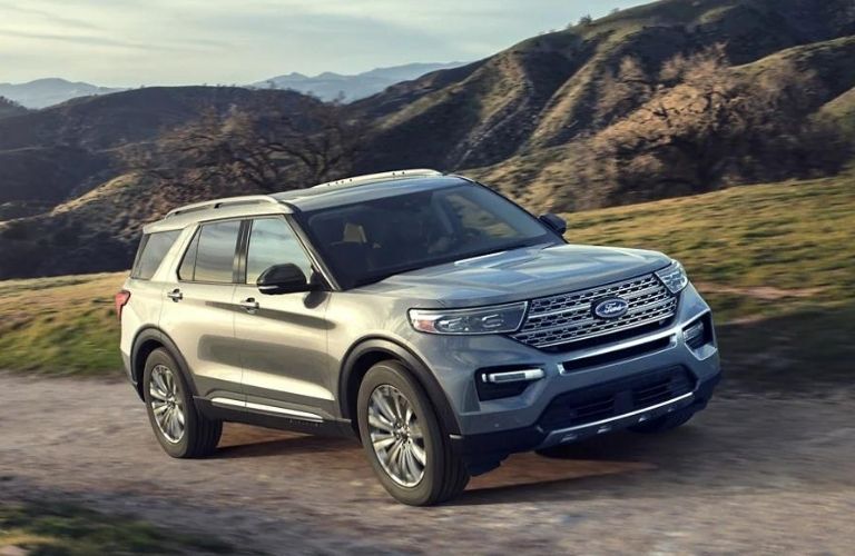 2022 Ford Explorer side and front view
