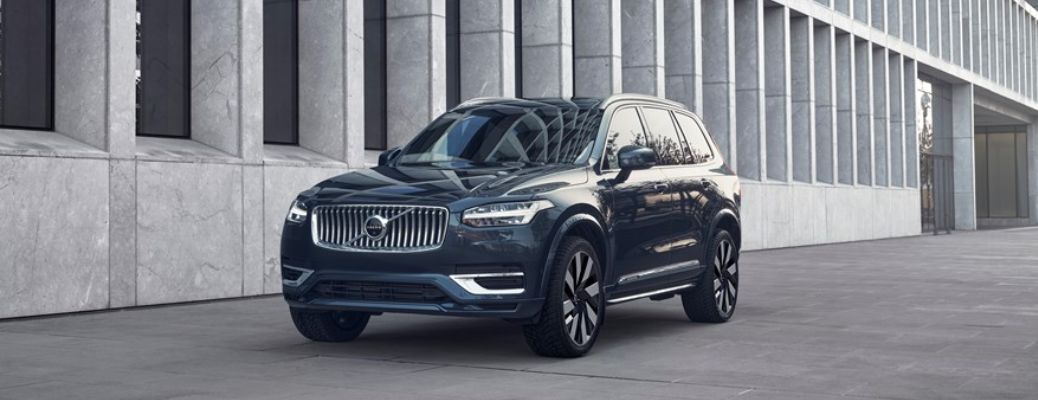 2024 Volvo XC90 exterior front side view