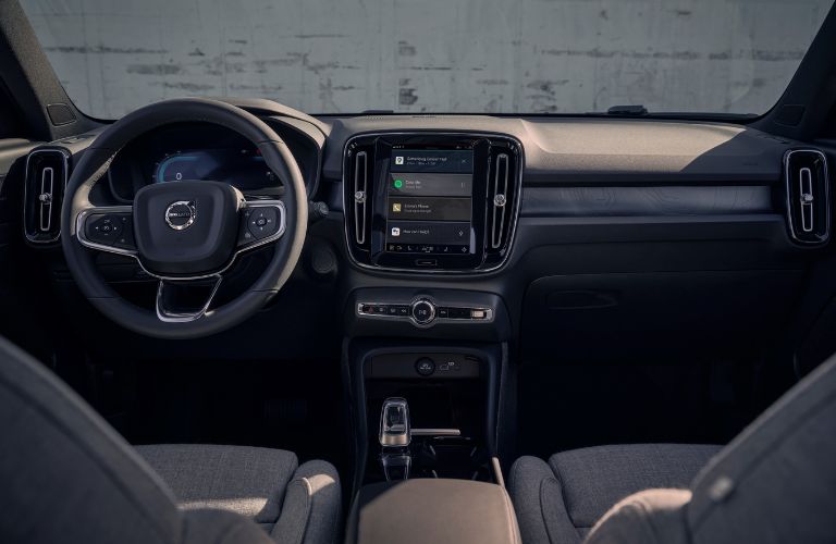 2023 Volvo XC40 interior front dash
