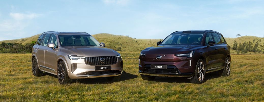 Two 2025 Volvo XC60 parked