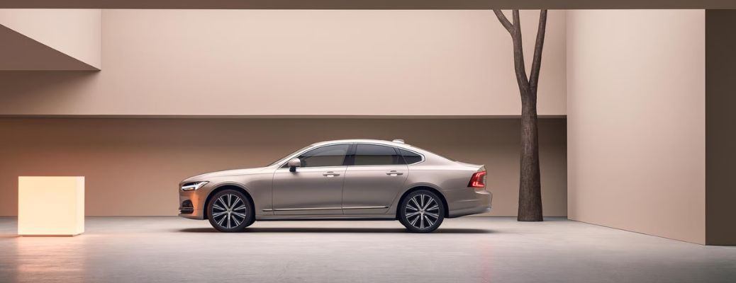 Volvo S90 exterior side view