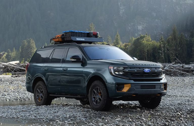 2027 Ford Expedition side and front view