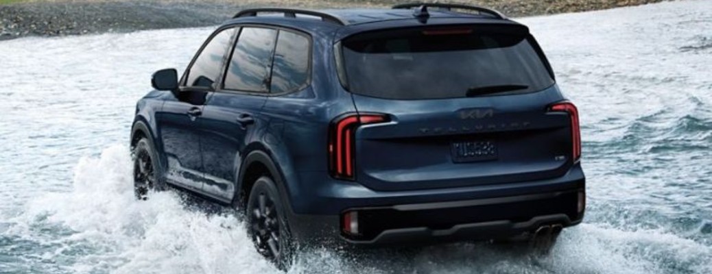 Kia Telluride rear view in water