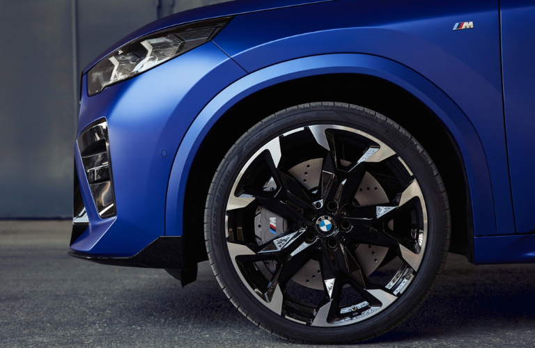 Close up of the 2024 BMW X2 wheel