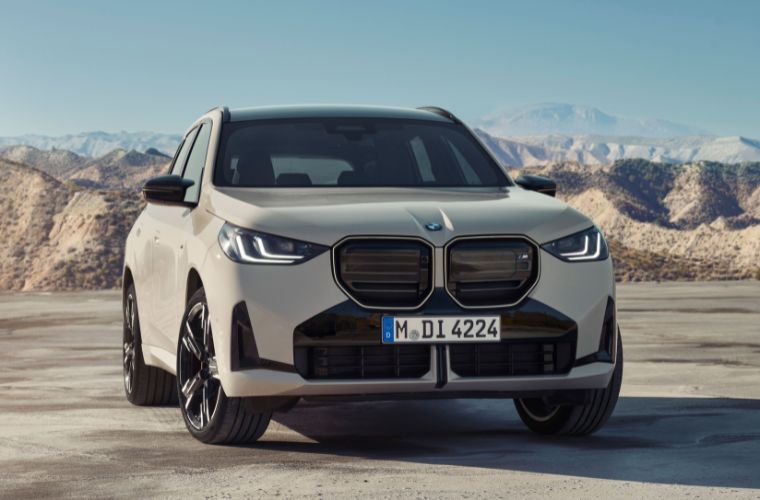 2025 BMW X3 exterior front view