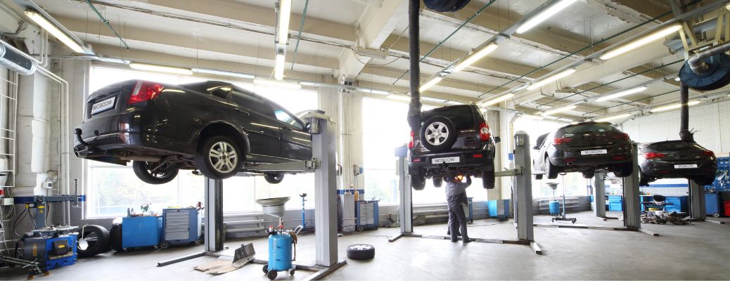 Servicing a vehicle