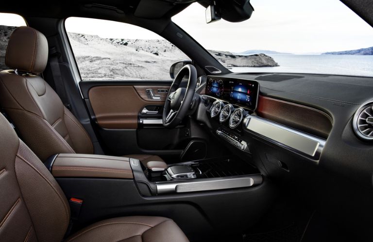 2020 Mercedes-Benz GLB interior front dash