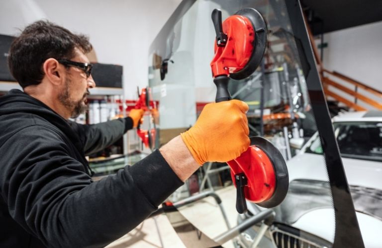 Windshield-repair-and-replacement