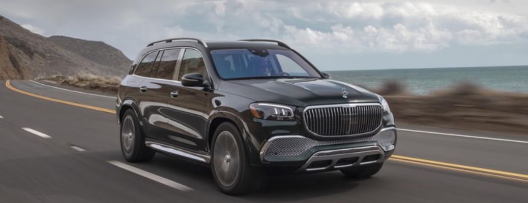 The new 2021 Mercedes-Maybach GLS struts its stuff for the cameras!