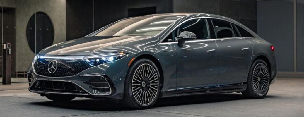 2022 Mercedes-Benz EQS exterior side view