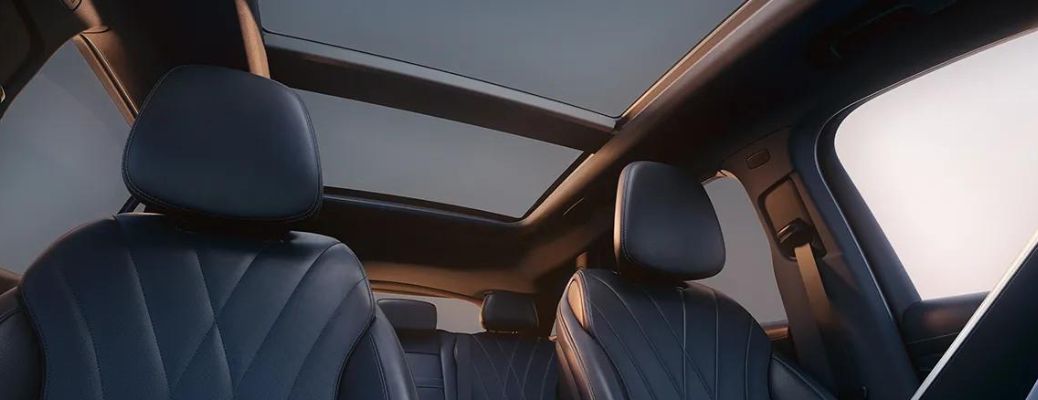 2023 Mercedes-Benz GLC SUV moonroof