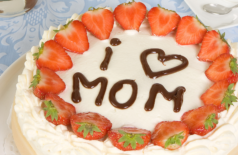 A cake with a message on mother's day