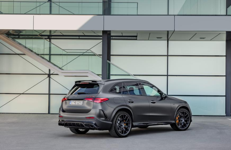 back view of the Mercedes-AMG GLC 63 S E