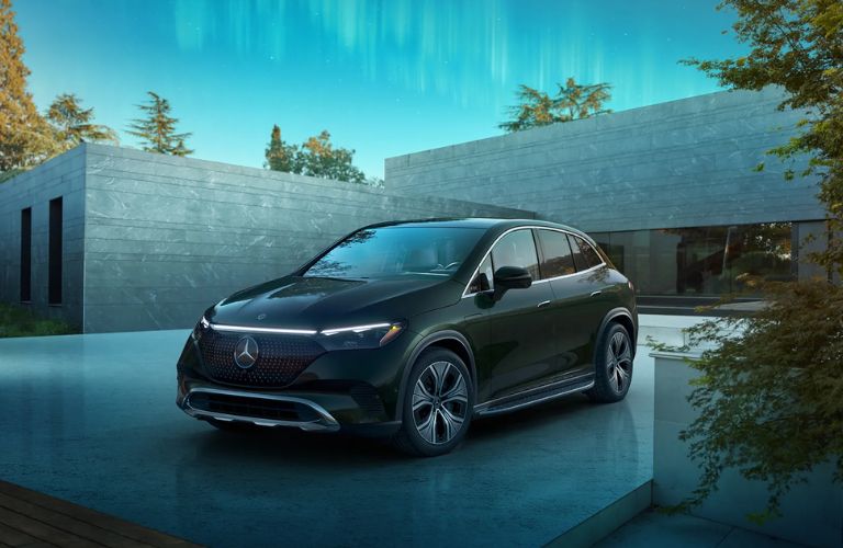 2025 Mercedes-Benz EQE exterior front view