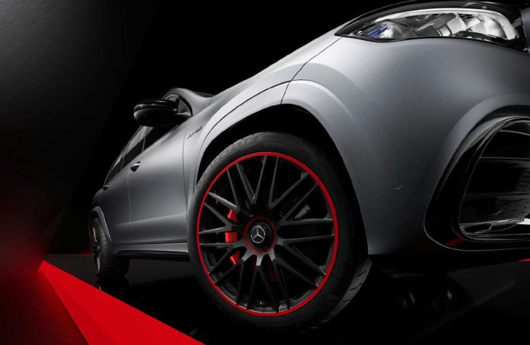 tire in the Mercedes-AMG® GLS 63 MANUFAKTUR Arctic Silver Edition