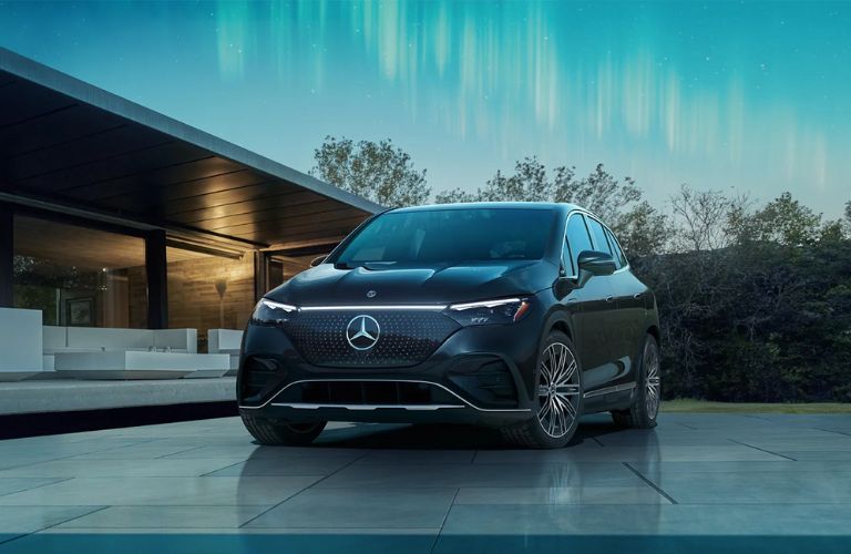 2025 Mercedes-Benz EQE SUV exterior front view