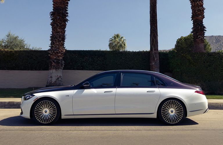 Mercedes-Maybach exterior side view